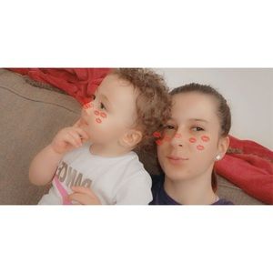 Meet your Posher, Dakota